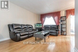 40 Dundalk Dr in Toronto, ON - Building Photo - Building Photo