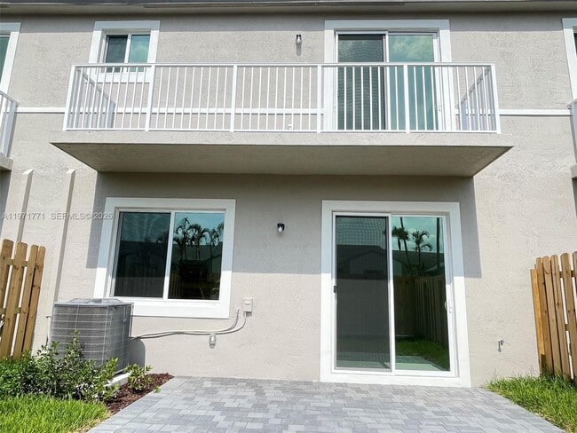 1427 SE 7th Ter in Homestead, FL - Building Photo - Building Photo