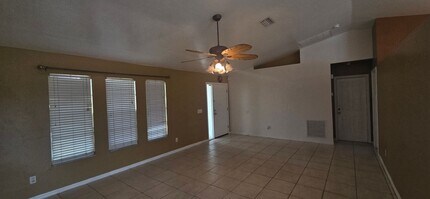 1828 NE 13th Pl in Cape Coral, FL - Building Photo - Building Photo