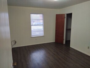 622 Mill St in San Marcos, TX - Building Photo - Building Photo