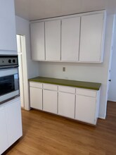 440 Hayworth Ave, Unit 305 in Los Angeles, CA - Building Photo - Building Photo