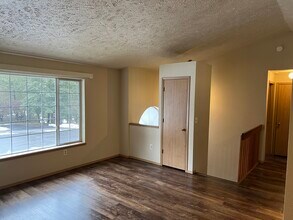 12521 N Fairwood Dr in Spokane, WA - Building Photo - Building Photo