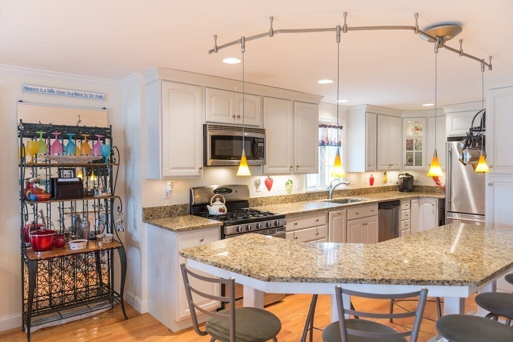 16 Ocean St in Salisbury, MA - Building Photo