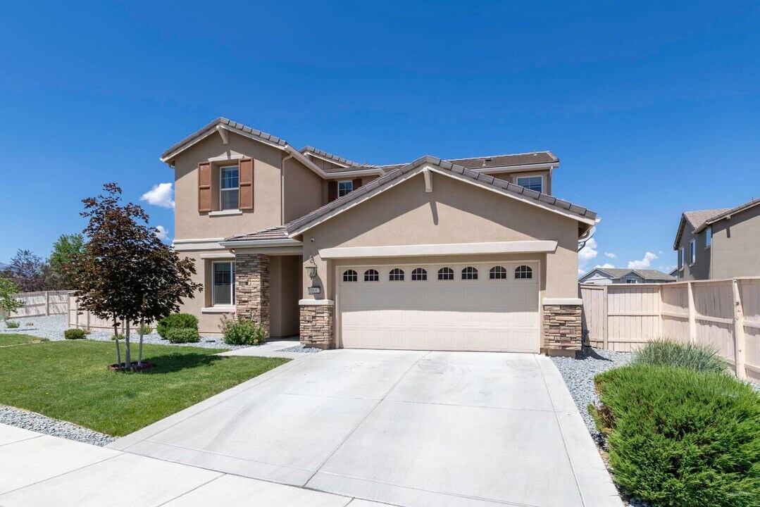 10687 Walton Park Dr in Reno, NV - Building Photo