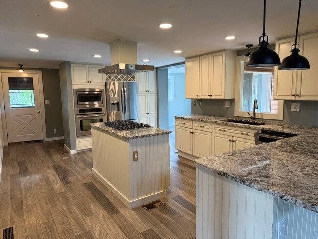 40 W Quasset Rd in Woodstock, CT - Building Photo - Building Photo