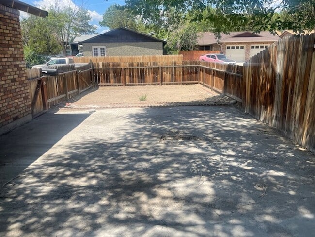 1182 Arnold Dr in Reno, NV - Building Photo - Building Photo
