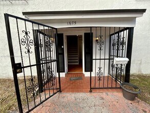 1675 W 68th St in Hialeah, FL - Building Photo - Building Photo