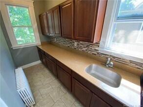 199 Maple St-Unit -2nd Floor in New Haven, CT - Building Photo - Building Photo