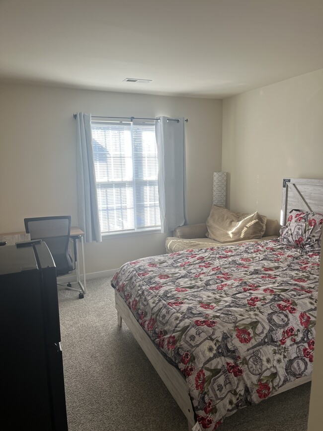 2247 Union Mills Rd, Unit Front Bedroom in Troy, VA - Building Photo - Building Photo