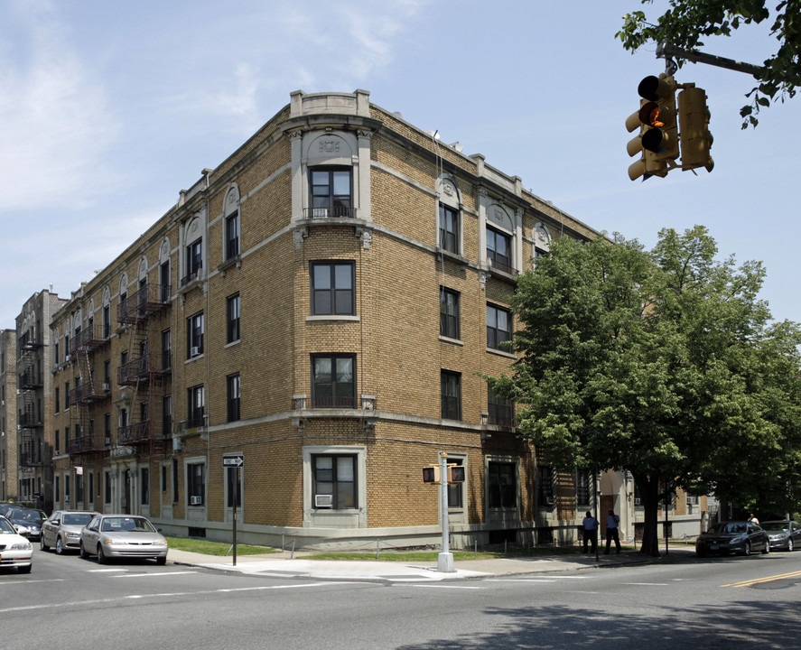 633 E 16th St in Brooklyn, NY - Building Photo