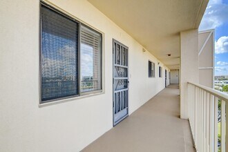 14426 Amberly Ln in Delray Beach, FL - Building Photo - Building Photo