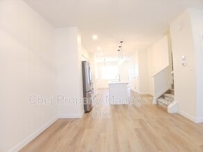 6341 King Wynd SW in Edmonton, AB - Building Photo - Building Photo