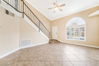 2831 Mill Point Dr in Henderson, NV - Building Photo - Building Photo
