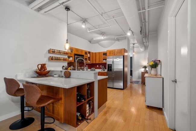 210 South St in Boston, MA - Foto de edificio - Building Photo