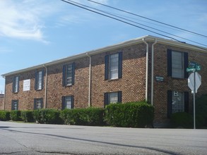 Shannon Hall Apartments in Houston, TX - Foto de edificio - Building Photo