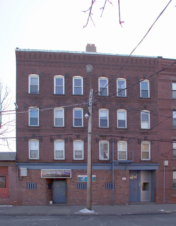 524 S Bridge St in Holyoke, MA - Foto de edificio