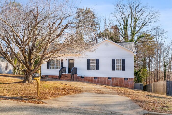 3518 Mizell Rd in Greensboro, NC - Building Photo