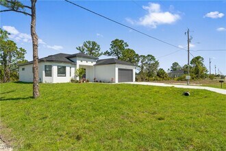 2916 30th St SW in Lehigh Acres, FL - Building Photo - Building Photo