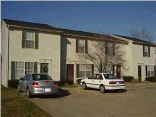 185 Bourbon Ct in Bardstown, KY - Building Photo