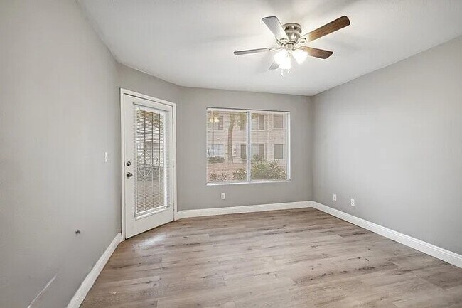 5211 Caspian Springs Dr-Unit -101 in Las Vegas, NV - Building Photo - Building Photo