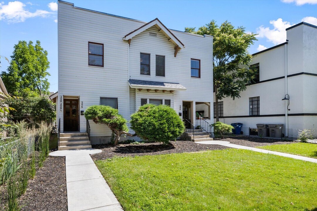 208 W Bannock St in Boise, ID - Building Photo