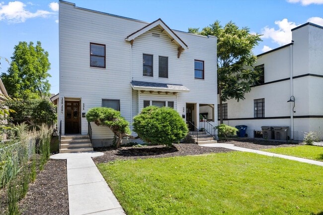 property at 208 W Bannock St