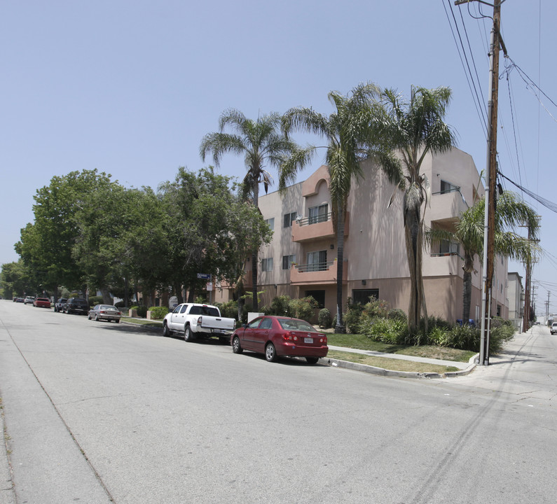 11459 Collins St in North Hollywood, CA - Building Photo