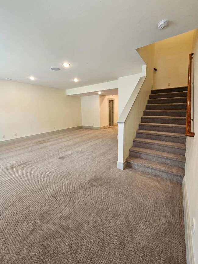 property at 875 S Lincoln Ave