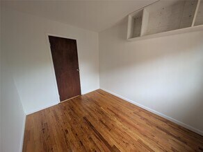77-03 24th Ave, Unit 3 in Queens, NY - Building Photo - Building Photo