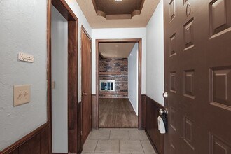 325 Chickasaw Ln in Yukon, OK - Building Photo - Building Photo