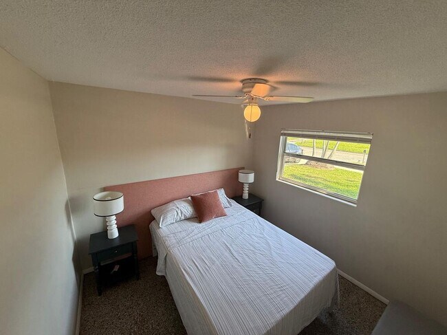 5909 Sunderland Dr in Orlando, FL - Building Photo - Building Photo