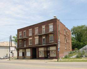 904-908 Putnam Ave in Zanesville, OH - Foto de edificio - Building Photo