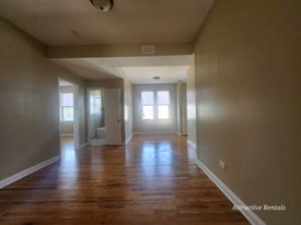 1550 N Parkside Ave, Unit 205 in Chicago, IL - Building Photo