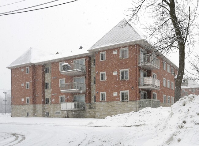 4350 des Sources in Montréal, QC - Building Photo - Building Photo
