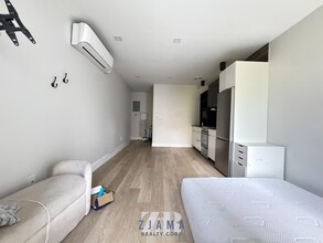 727 DeKalb Ave in Brooklyn, NY - Building Photo - Building Photo