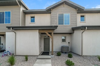 Summit Springs Townhomes in Jerome, ID - Foto de edificio - Building Photo