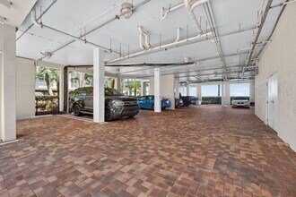 275 NW Flagler Ave in Stuart, FL - Foto de edificio - Building Photo