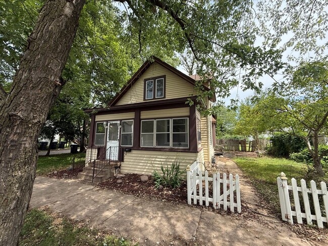 property at 815 13th St S
