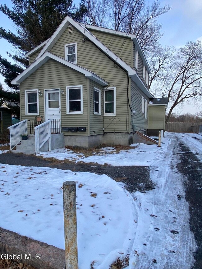 property at 18 Lily St