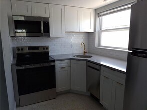 11355 3rd St E in Treasure Island, FL - Building Photo - Building Photo