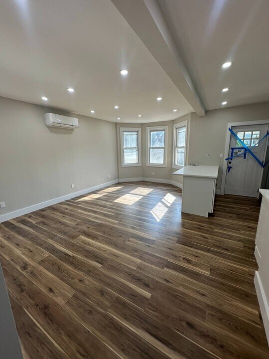64-11 65th Pl in Queens, NY - Building Photo