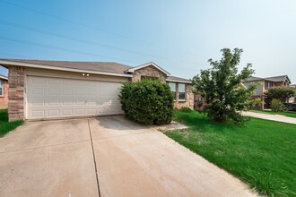 6301 Thoroughbred Trail in Denton, TX - Foto de edificio - Building Photo