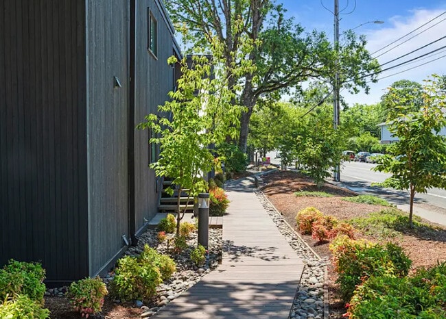 Timberwood Apartments in Beaverton, OR - Foto de edificio - Building Photo