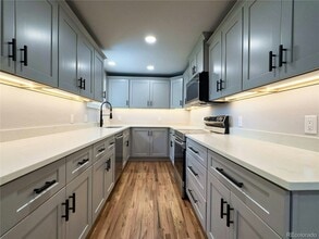 10025 W 8th Ave in Lakewood, CO - Building Photo - Building Photo