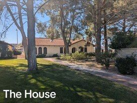 609 Spyglass Ln in Las Vegas, NV - Building Photo