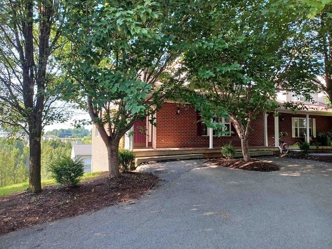 365 Tall Oak Blvd NW in Christiansburg, VA - Building Photo - Building Photo