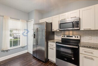 211 Countryside Key Blvd in Oldsmar, FL - Foto de edificio - Building Photo