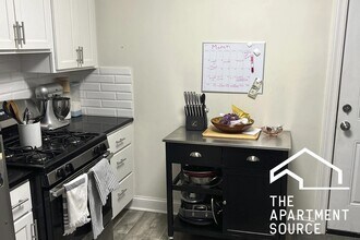 918 Green Bay Rd, Unit 2D in Winnetka, IL - Foto de edificio - Building Photo