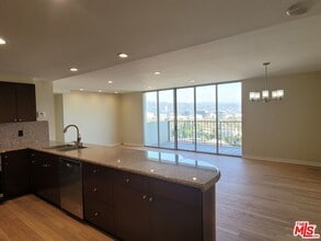 2160 Century Pk E in Los Angeles, CA - Foto de edificio - Building Photo