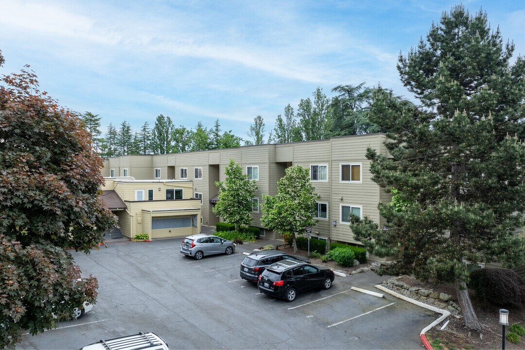 The Sandpiper Condo in Seattle, WA - Building Photo